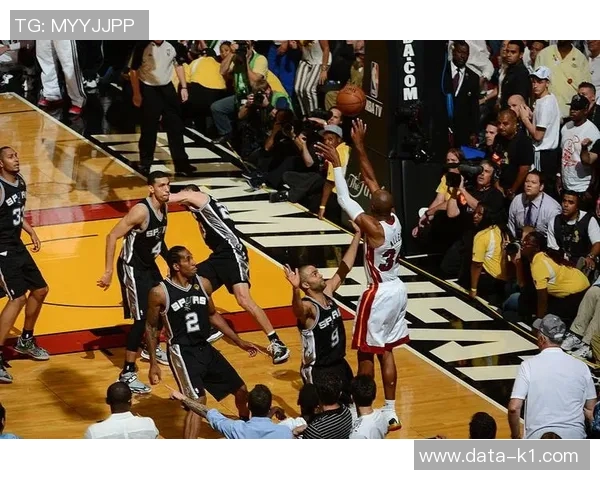 2013年NBA总决赛热火与马刺的巅峰对决回顾与精彩瞬间分析